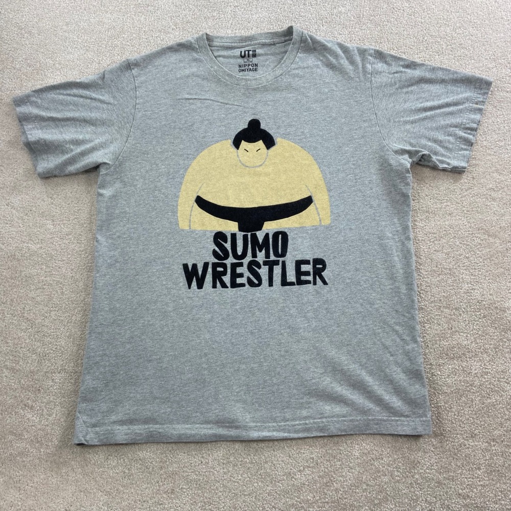 Uniqlo UT T-Shirt Mens XL Gray Sumo Wrestler Nippon Omiyage Graphic Tee